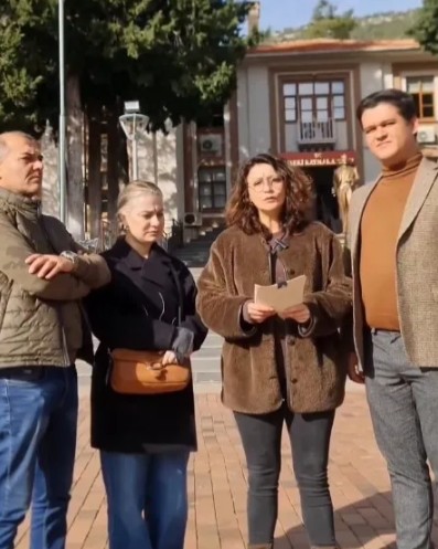 Babası Metin Akpınar'a açtığı tazminat davası ertelendi!